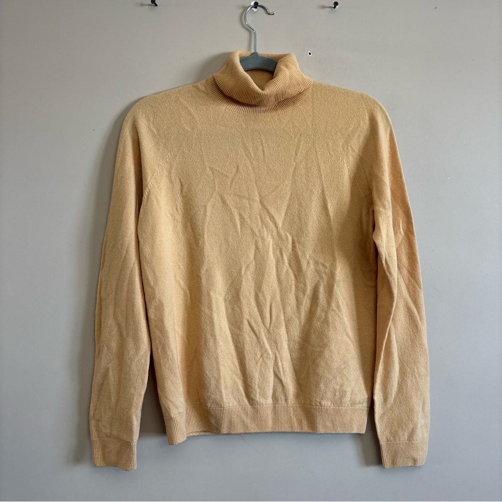 Uniqlo cashmere pale yellow Turtleneck Sweater